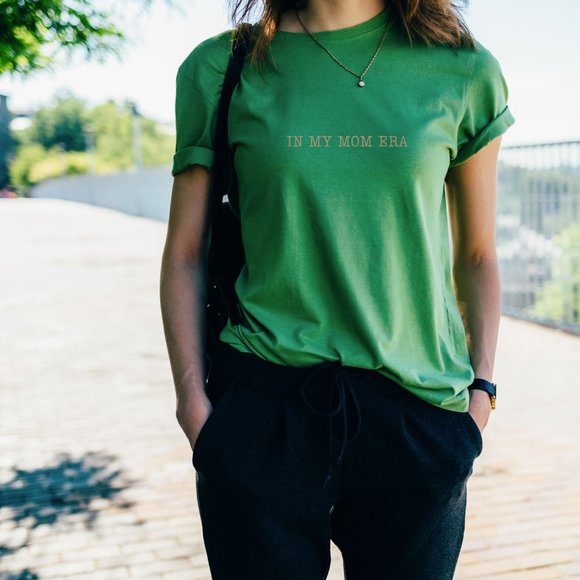 In My Mom Era Black Short Sleeve Unisex Round Neckline T-Shirt - Picture 2 of 4